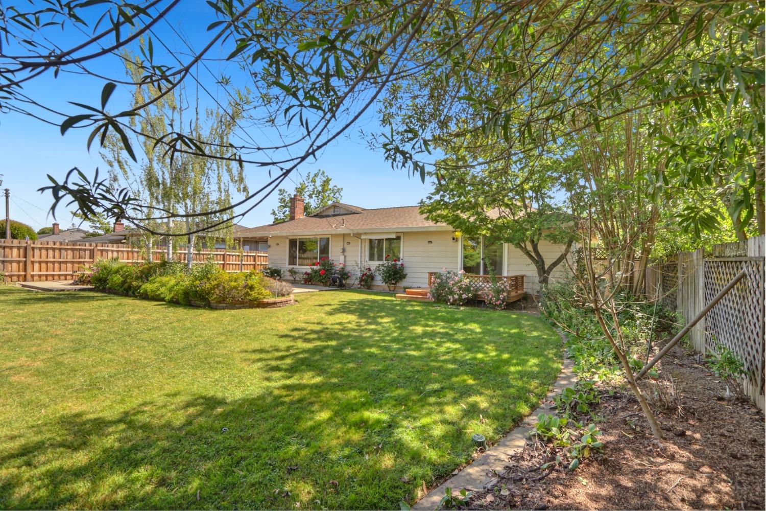 Detail Gallery Image 23 of 27 For 4767 Bowerwood Dr, Carmichael,  CA 95608 - 3 Beds | 2 Baths