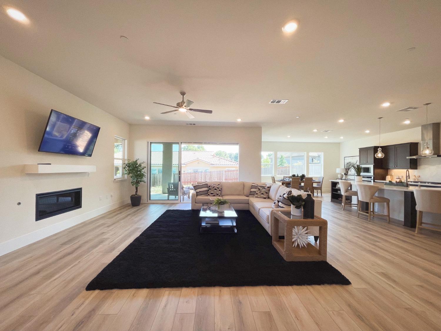 Detail Gallery Image 6 of 55 For 8642 Zinfandel Pkwy, Plymouth,  CA 95669 - 3 Beds | 3/1 Baths