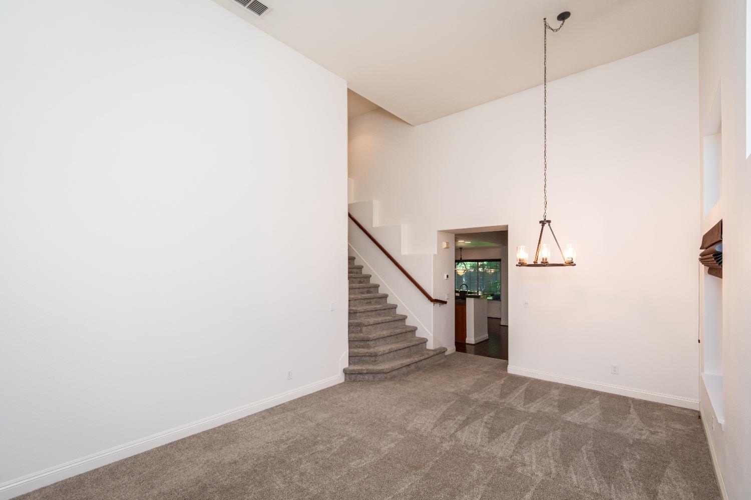 Detail Gallery Image 15 of 43 For 4624 Woodhawk Way, Antelope,  CA 95843 - 4 Beds | 3 Baths