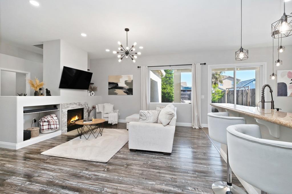 Detail Gallery Image 5 of 32 For 1129 Twinberry St, Plumas Lake,  CA 95961 - 3 Beds | 2 Baths