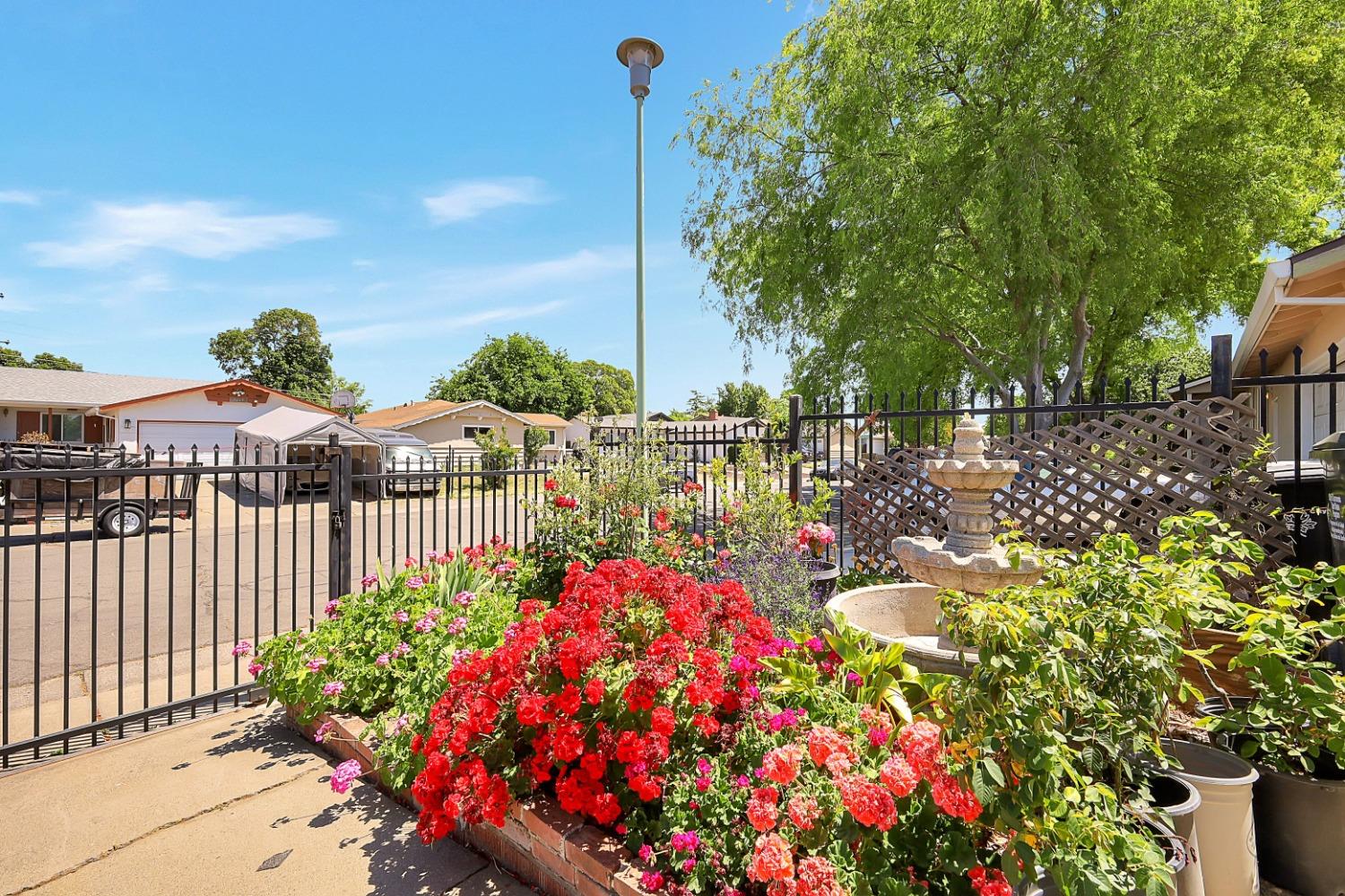 Detail Gallery Image 30 of 47 For 7612 Beth, Sacramento,  CA 95832 - 3 Beds | 2 Baths