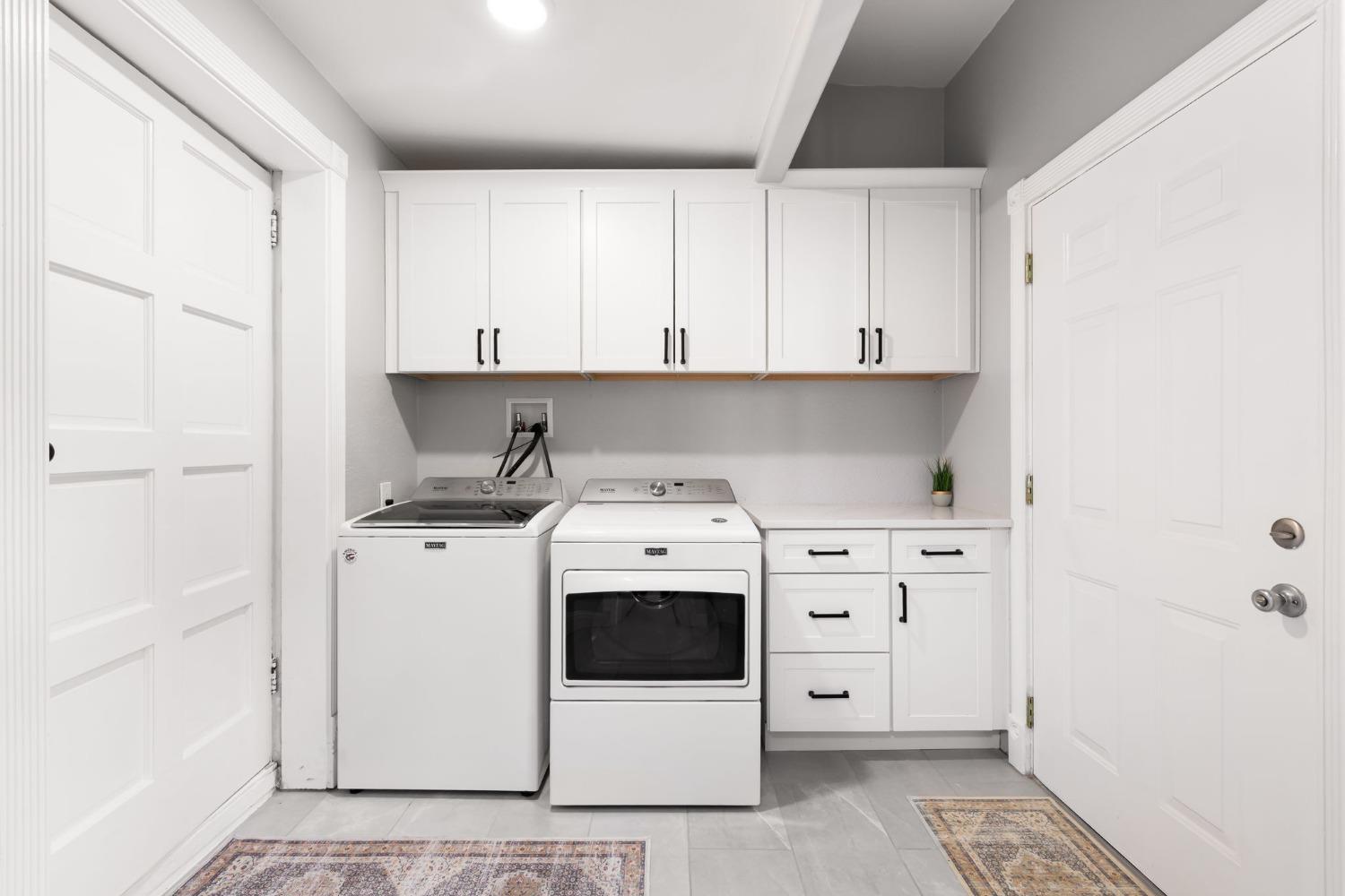 Detail Gallery Image 21 of 43 For 2012 F St, Sacramento,  CA 95811 - 5 Beds | 2 Baths