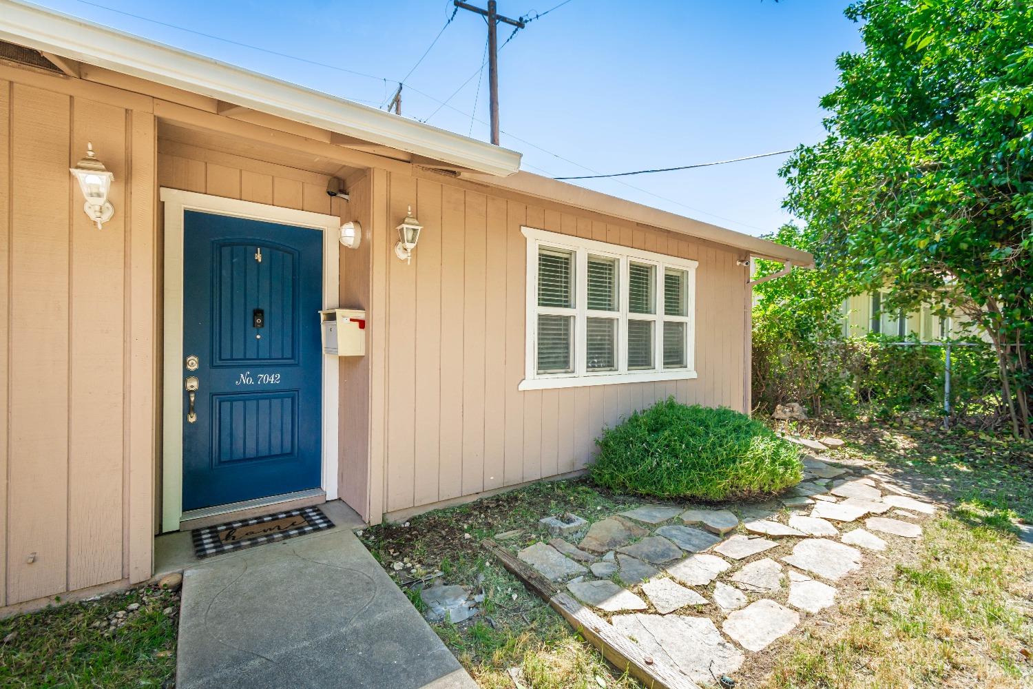 Detail Gallery Image 8 of 32 For 7042 Van Maren Ln, Citrus Heights,  CA 95621 - 3 Beds | 1/1 Baths