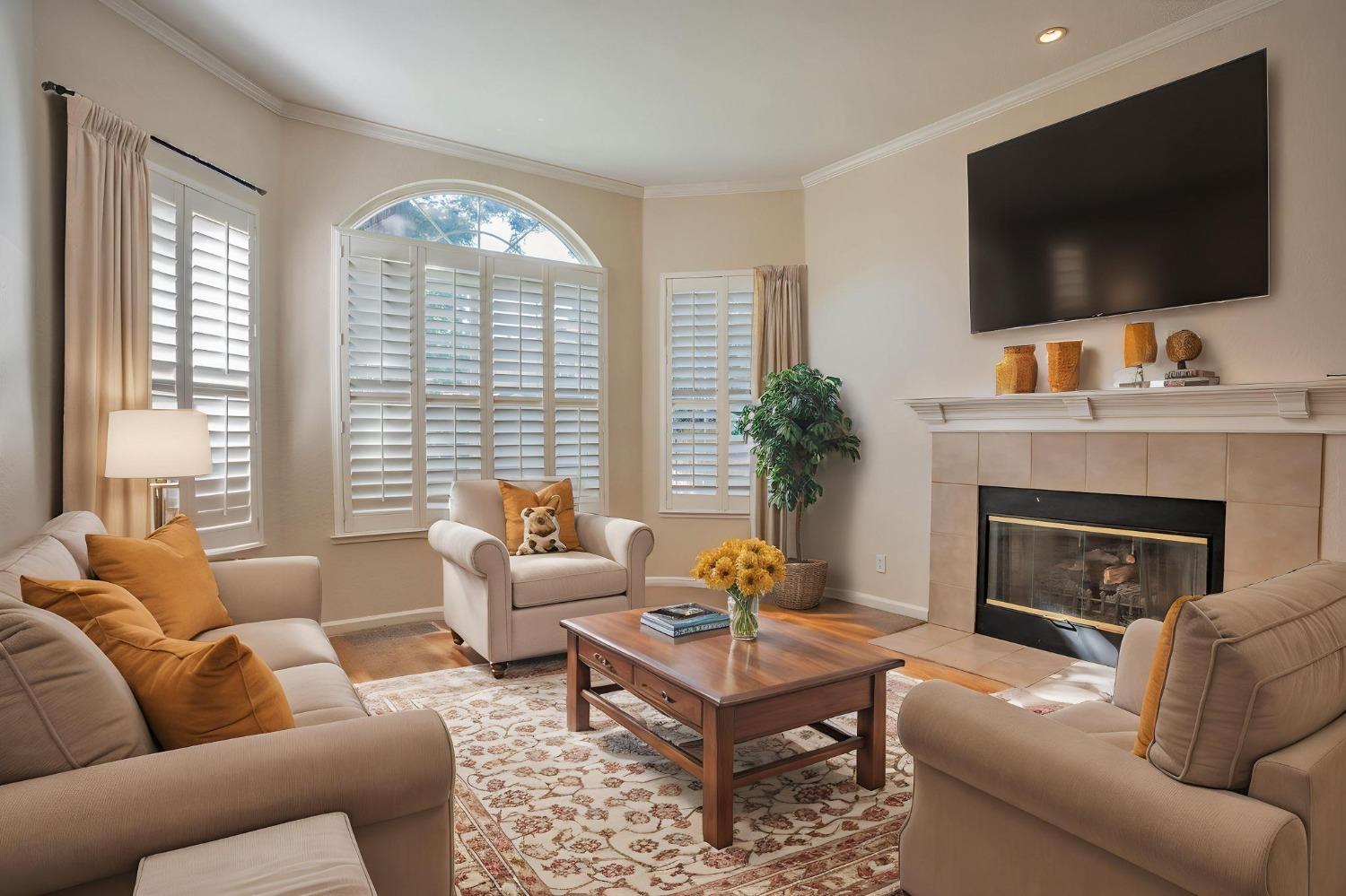 Detail Gallery Image 3 of 47 For 9034 Acorn Ridge Cir, Elk Grove,  CA 95758 - 4 Beds | 2 Baths