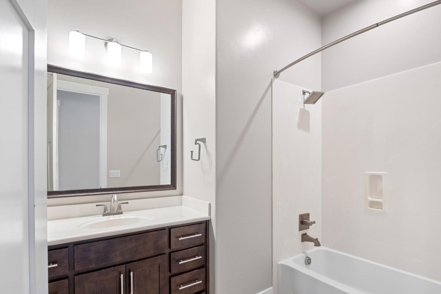 Detail Gallery Image 21 of 32 For 5856 High Hill Way, Fair Oaks,  CA 95628 - 4 Beds | 3 Baths