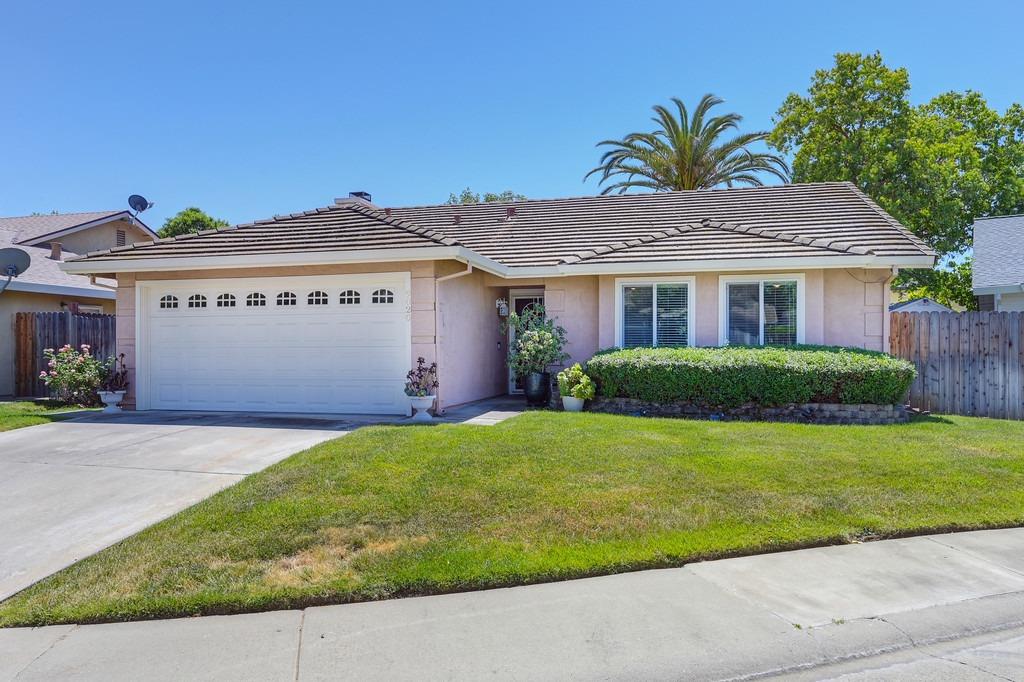 Detail Gallery Image 2 of 21 For 9020 Amador Valley Ct, Sacramento,  CA 95829 - 3 Beds | 2 Baths