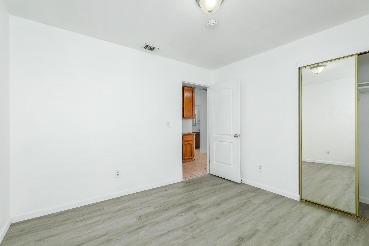 Detail Gallery Image 21 of 29 For 8004 Parkgate Way, Sacramento,  CA 95828 - 4 Beds | 2 Baths