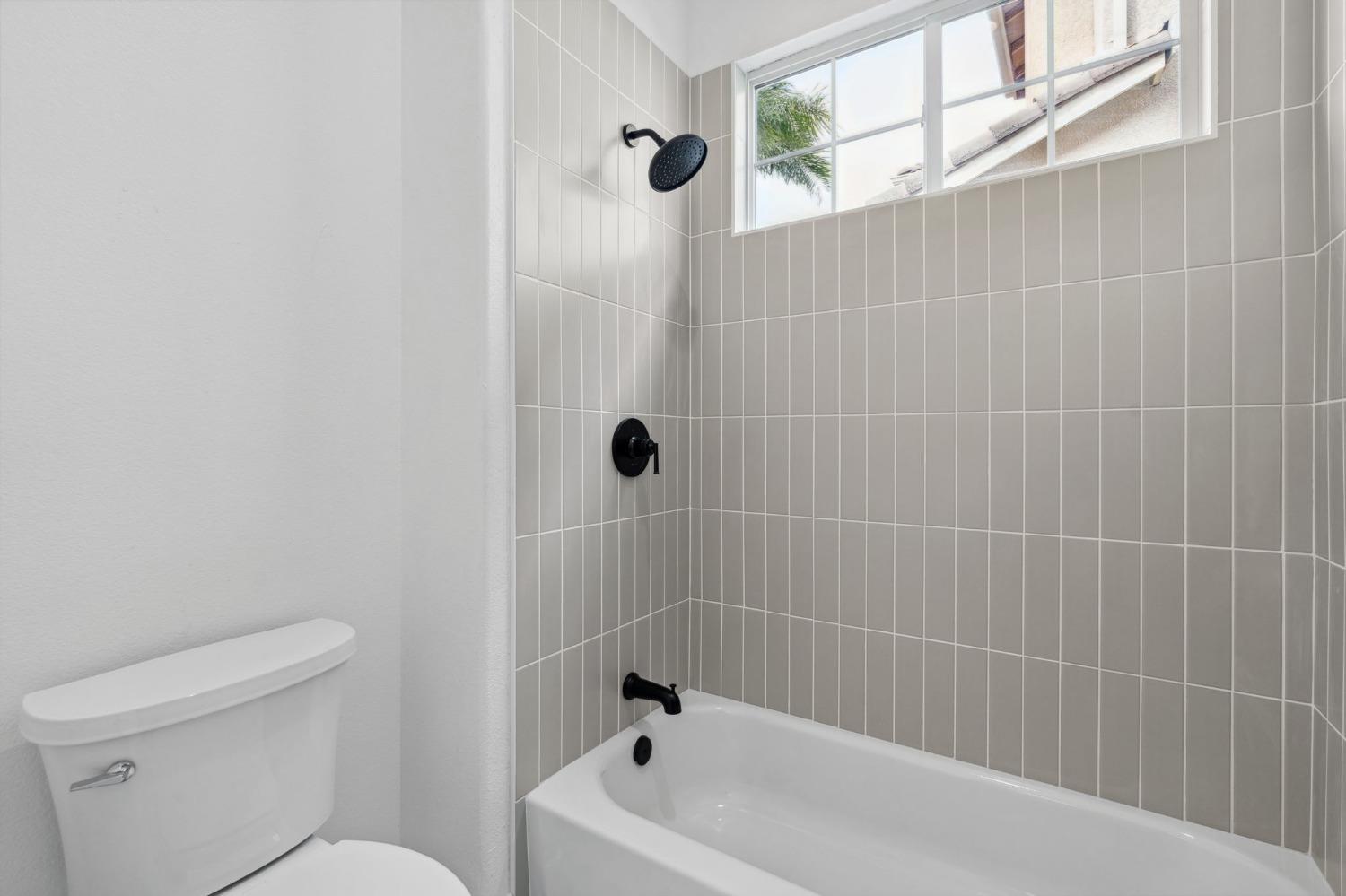Detail Gallery Image 22 of 33 For 261 Vista Creek Cir, Sacramento,  CA 95835 - 5 Beds | 3/1 Baths