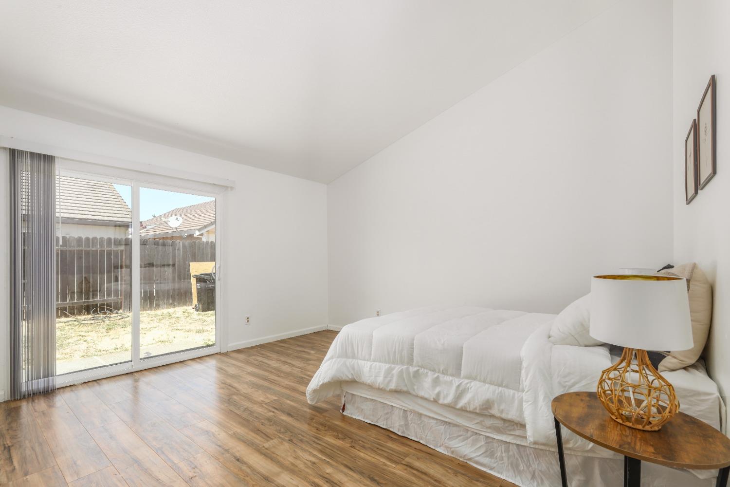 Detail Gallery Image 15 of 29 For 8004 Parkgate Way, Sacramento,  CA 95828 - 4 Beds | 2 Baths
