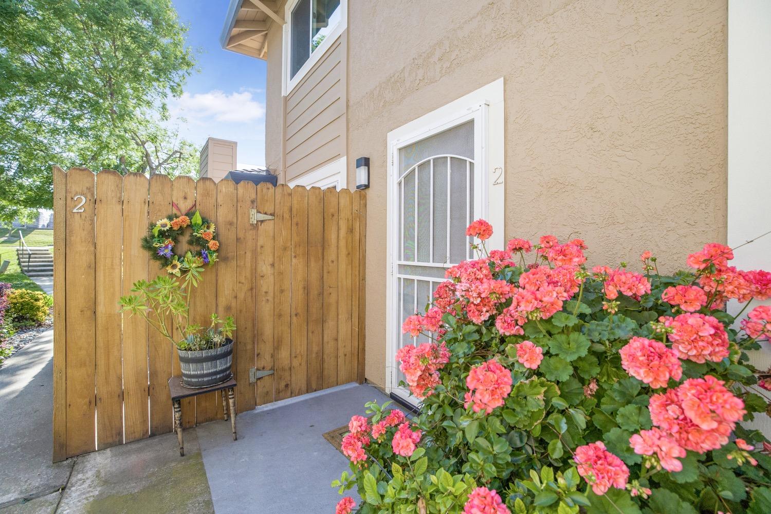 Photo #2: 225059014 Listing 