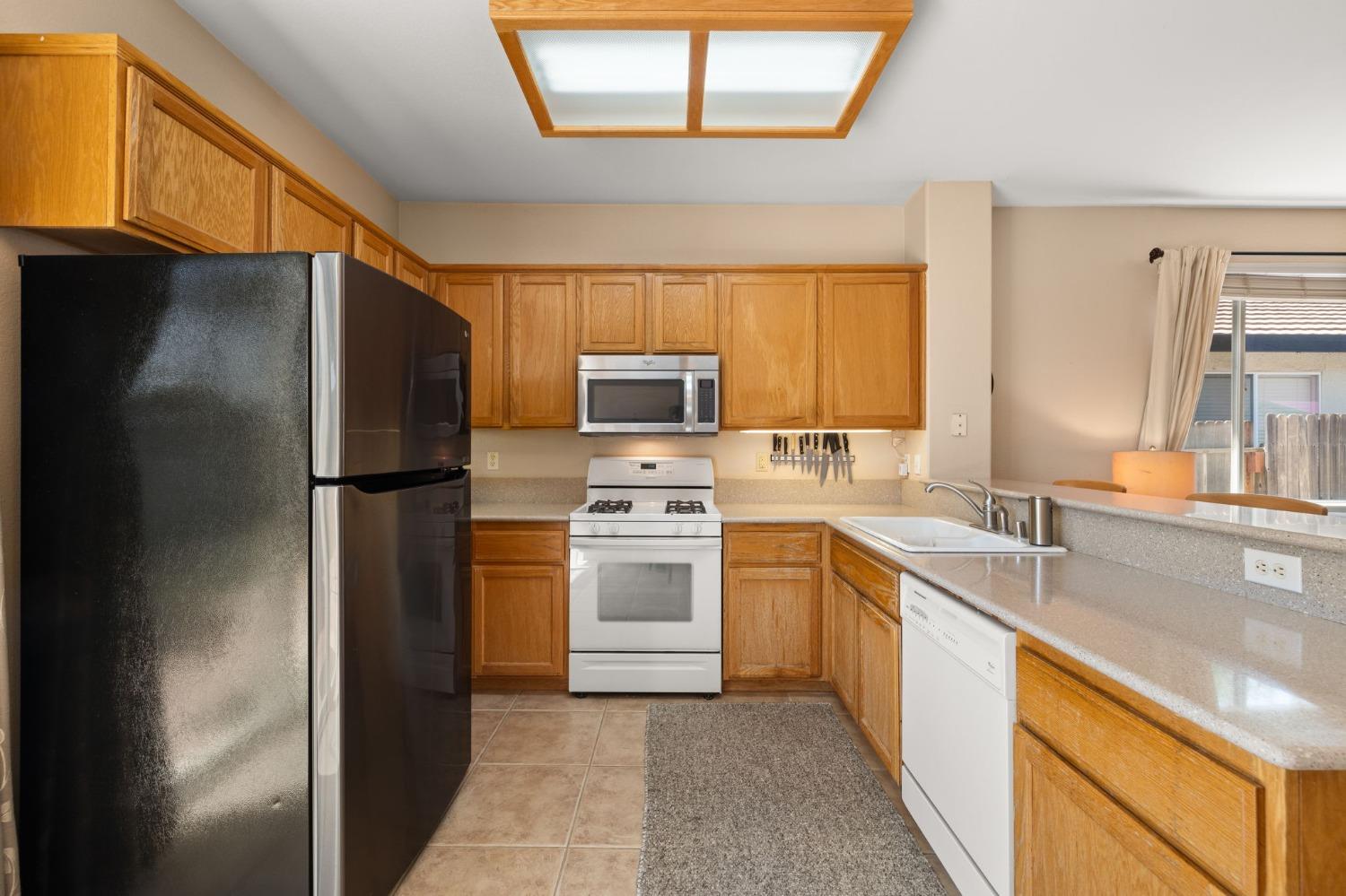 Detail Gallery Image 4 of 39 For 6504 Trailride Way, Citrus Heights,  CA 95621 - 3 Beds | 2 Baths