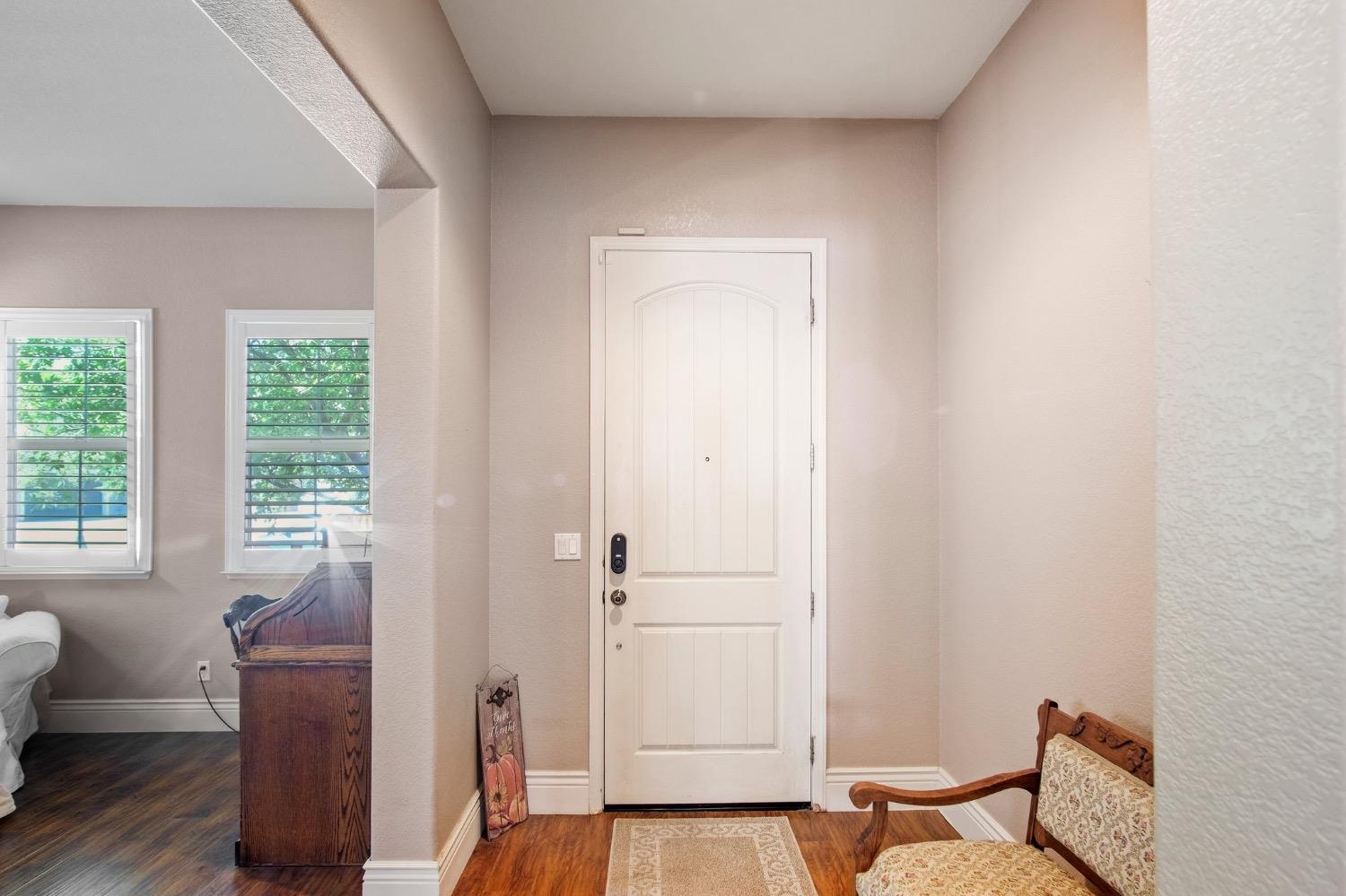 Detail Gallery Image 2 of 19 For 561 Branding Iron St, Oakdale,  CA 95361 - 3 Beds | 3 Baths