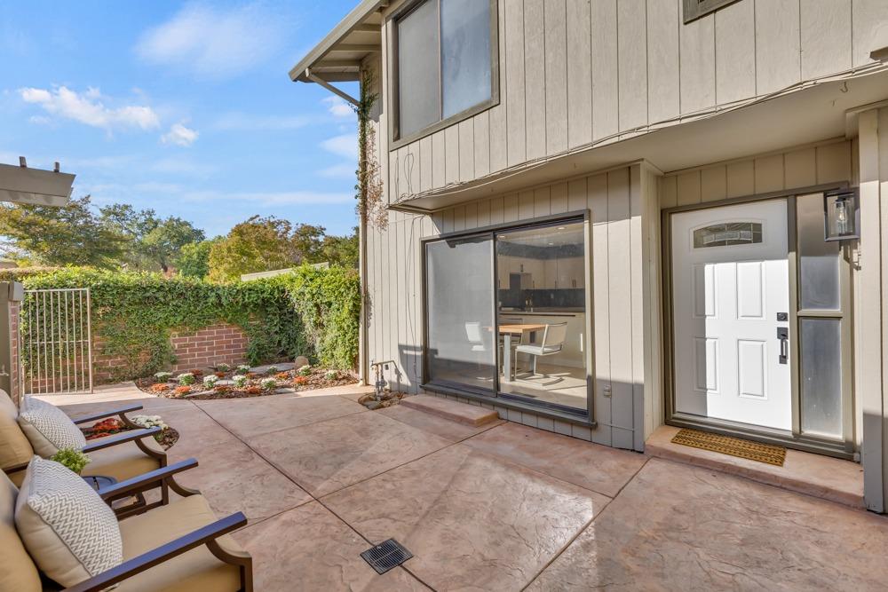 Photo #4: 225058608 Listing: Photo #4