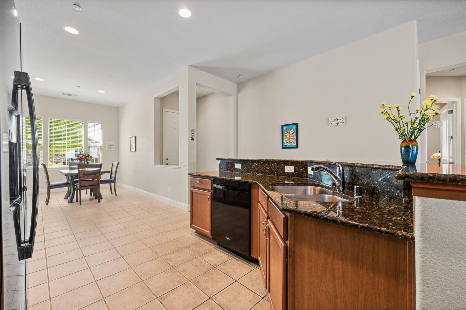 Detail Gallery Image 9 of 54 For 2081 Abby Gate Dr, Roseville,  CA 95747 - 3 Beds | 2 Baths