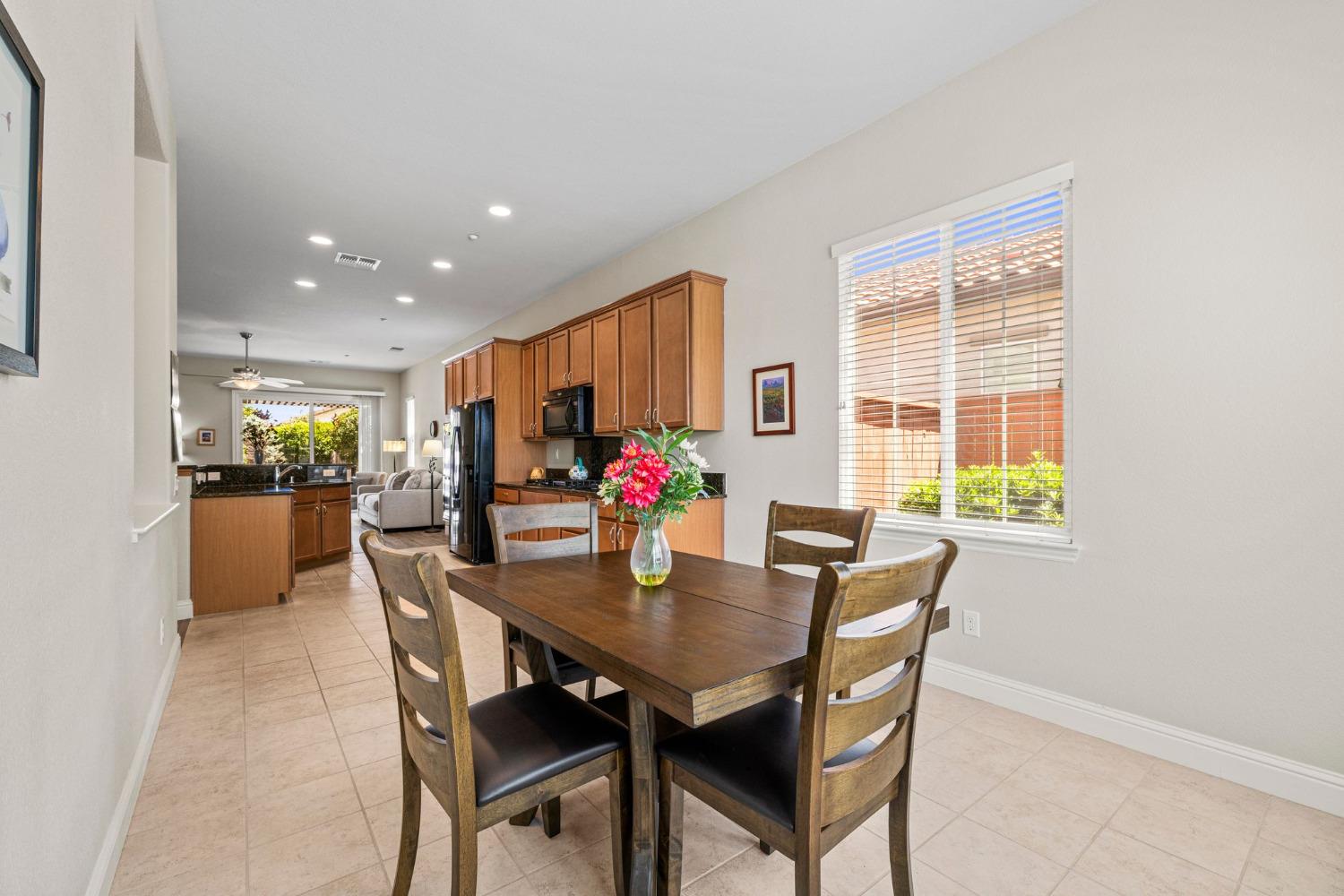 Detail Gallery Image 13 of 54 For 2081 Abby Gate Dr, Roseville,  CA 95747 - 3 Beds | 2 Baths