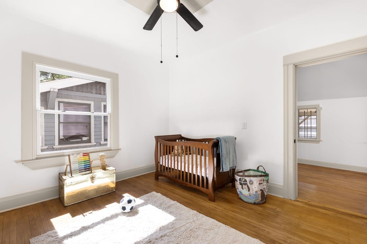 Detail Gallery Image 25 of 43 For 2012 F St, Sacramento,  CA 95811 - 5 Beds | 2 Baths