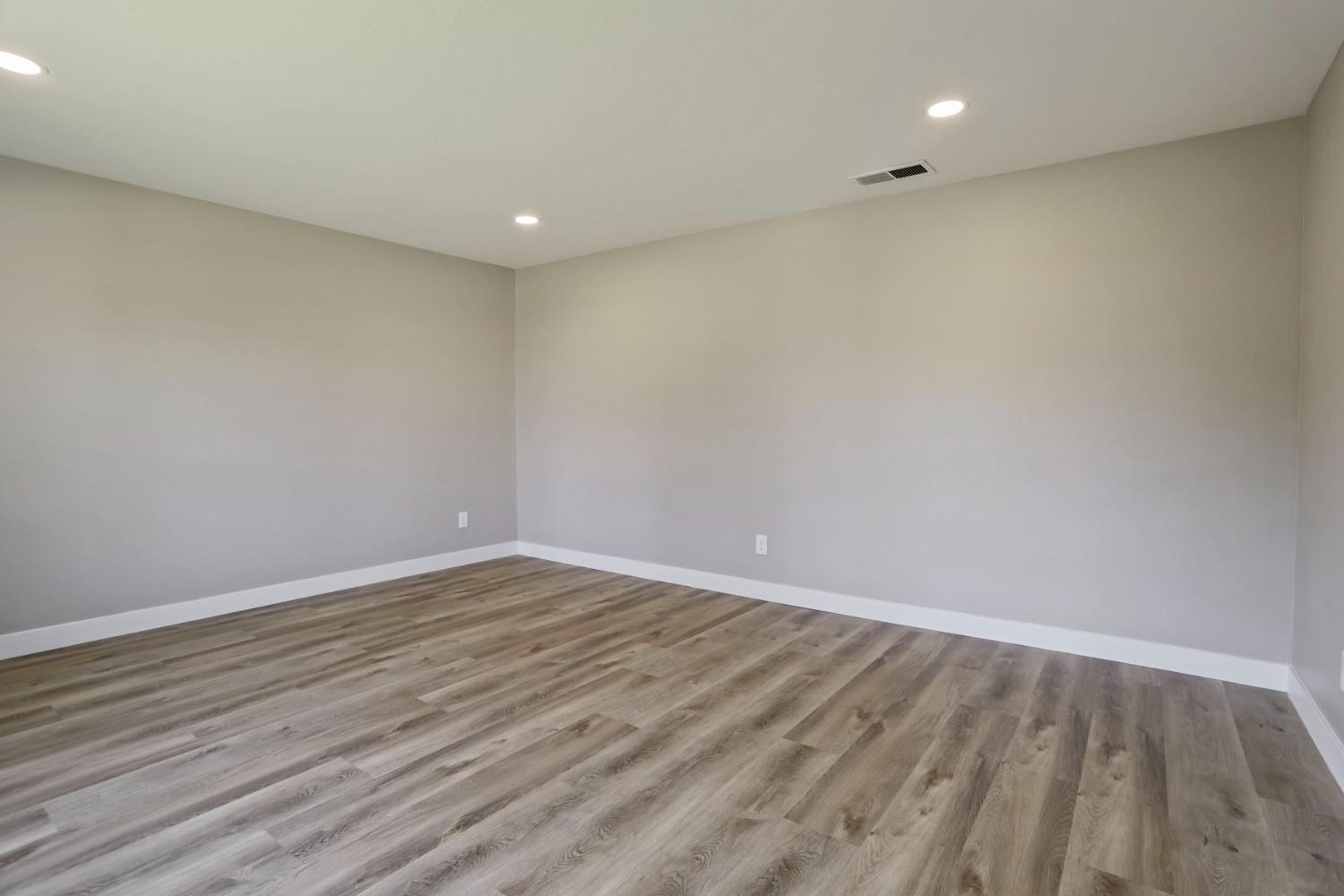 Detail Gallery Image 15 of 34 For 2715 Madrone Ave, Stockton,  CA 95207 - 3 Beds | 2 Baths