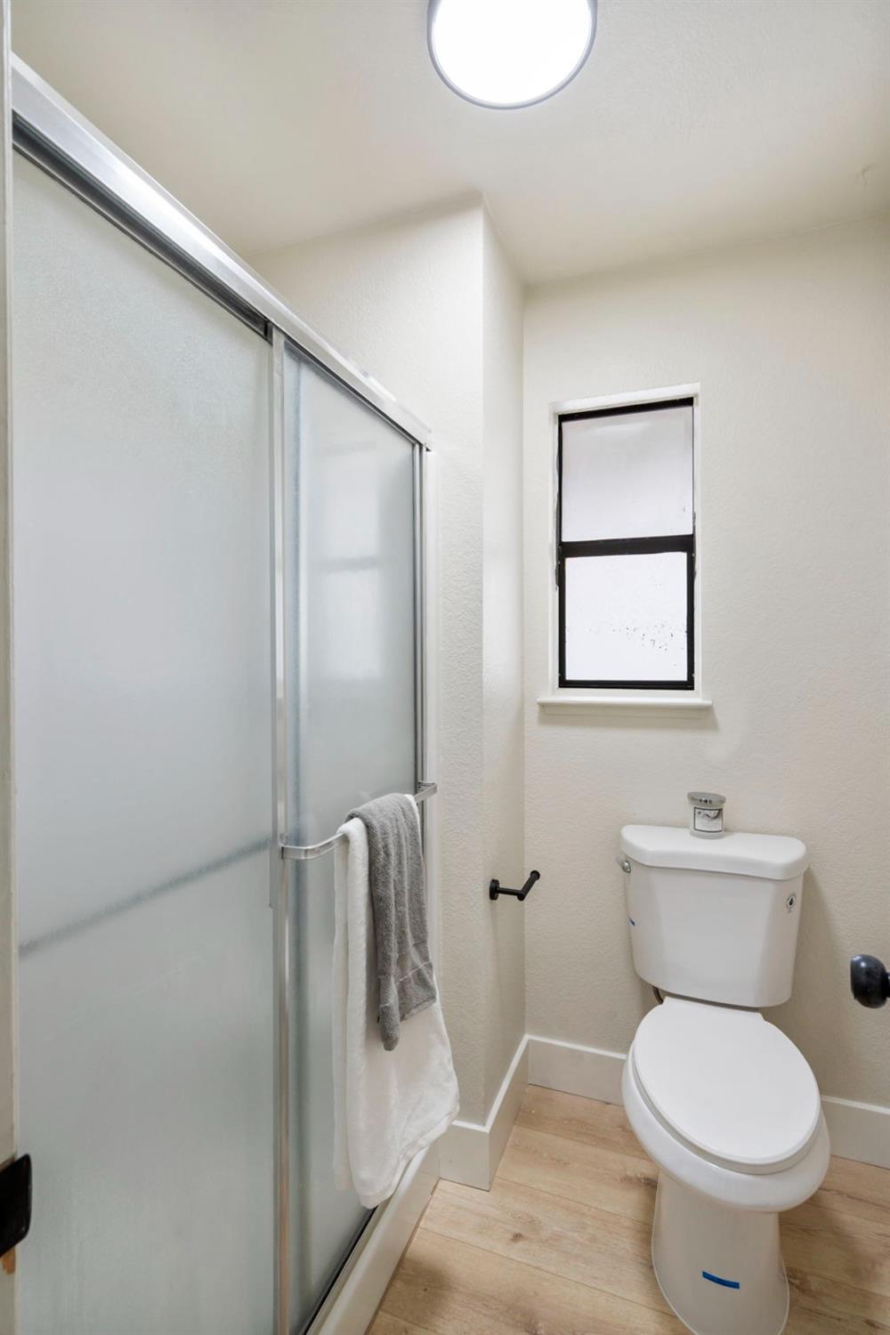 Detail Gallery Image 15 of 24 For 6870 Calvine Rd, Sacramento,  CA 95823 - 3 Beds | 2/1 Baths