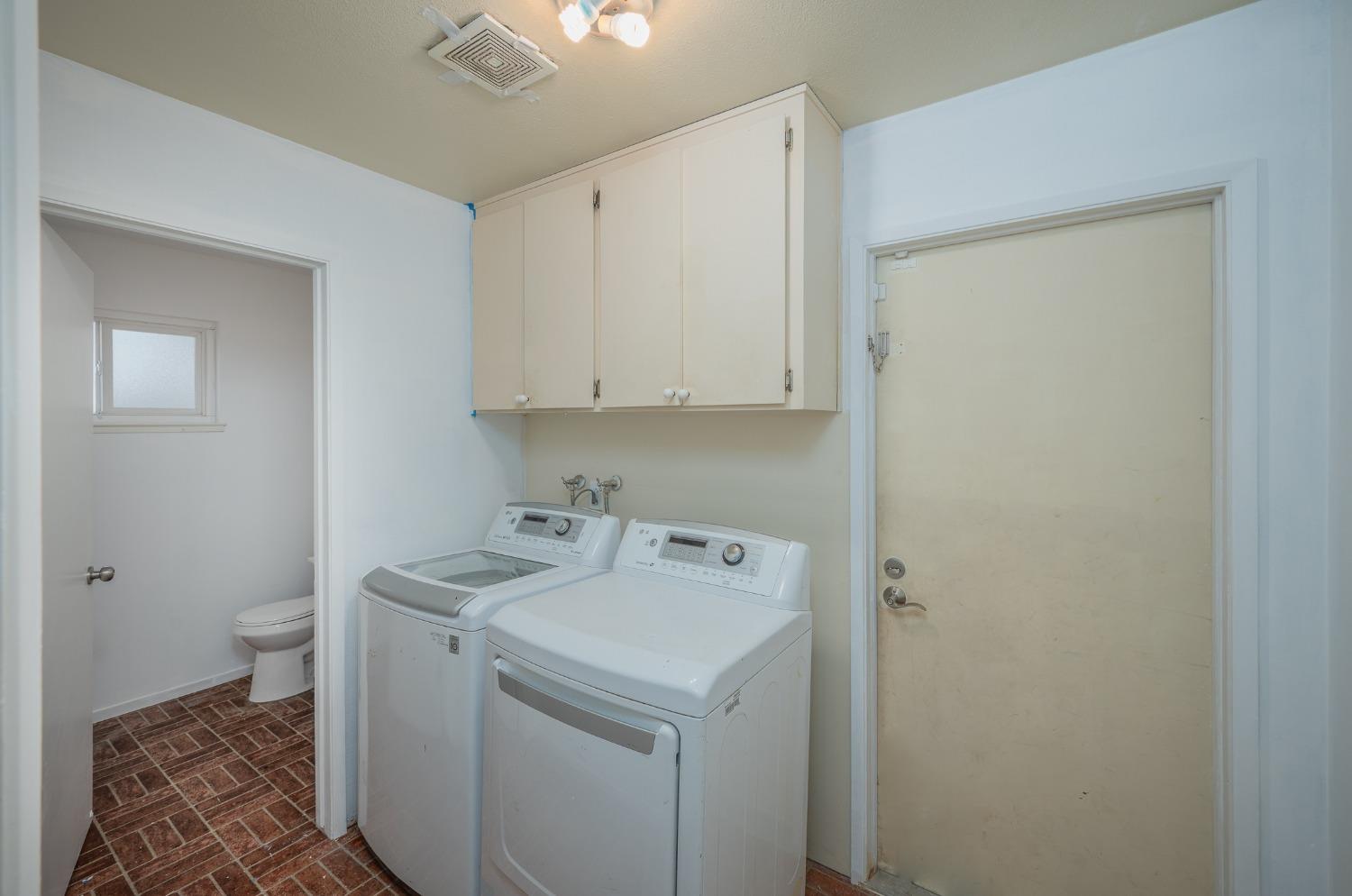 Detail Gallery Image 43 of 50 For 2104 Golden Leaf Ct, Modesto,  CA 95355 - 4 Beds | 2/1 Baths