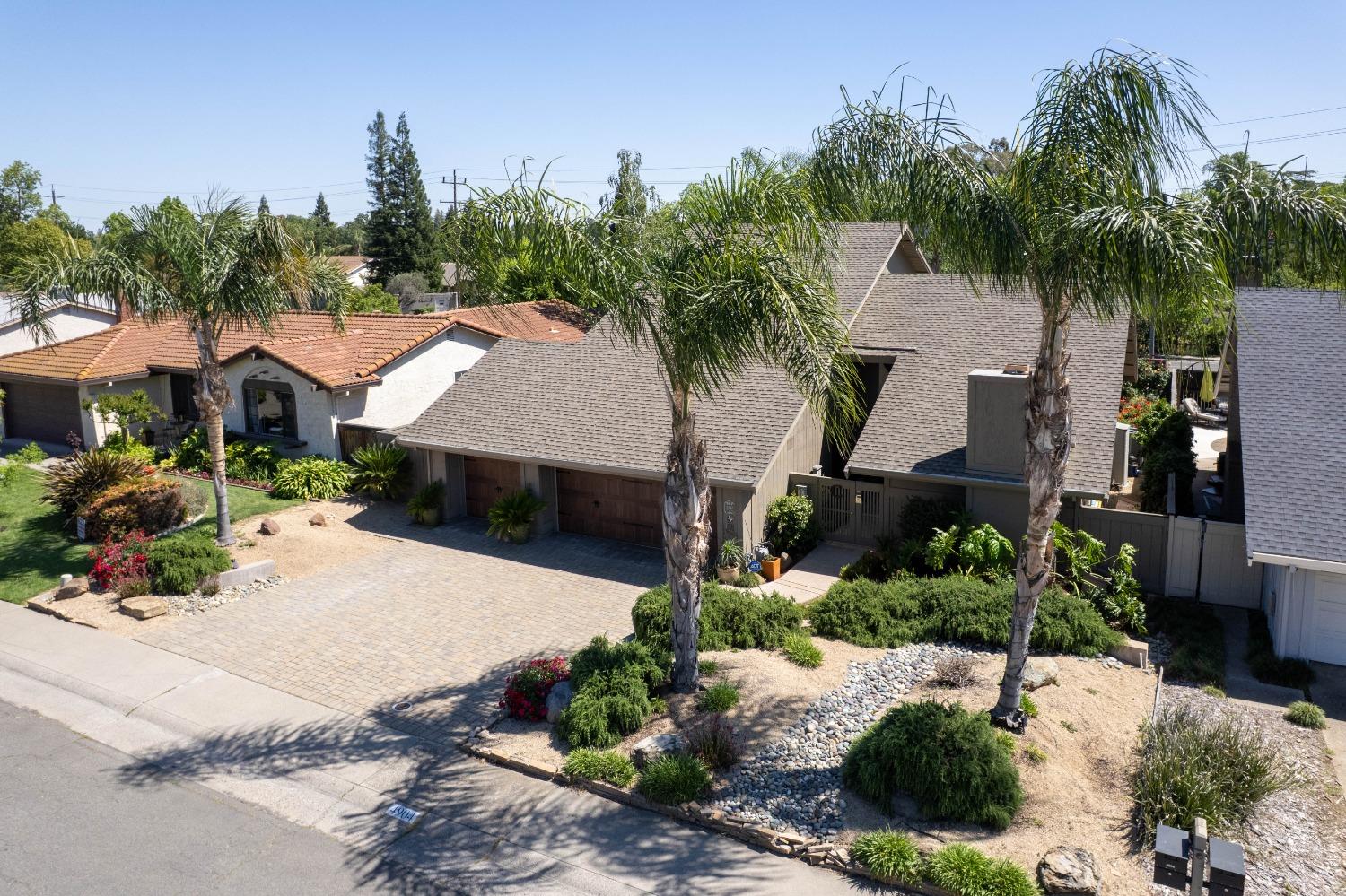 Detail Gallery Image 1 of 48 For 4904 Olive Oak Way, Carmichael,  CA 95608 - 4 Beds | 2 Baths