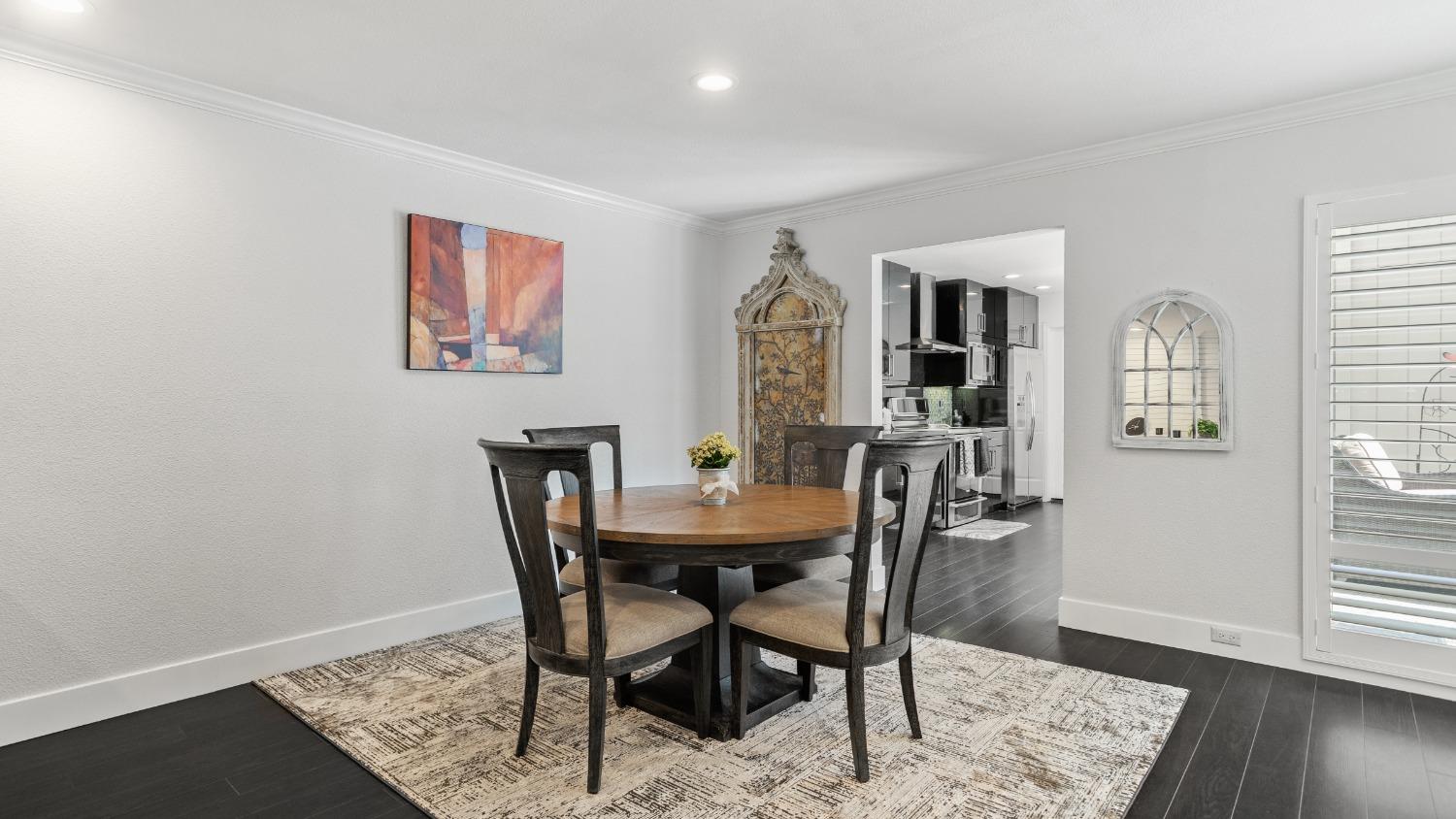 Elmhurst Circle, Sacramento, California image 12