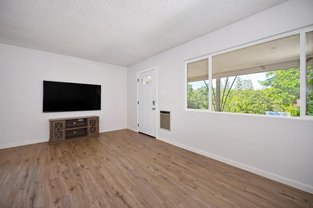 Detail Gallery Image 12 of 70 For 4292 Canyon Valley Rd, Diamond Springs,  CA 95619 - 3 Beds | 1 Baths