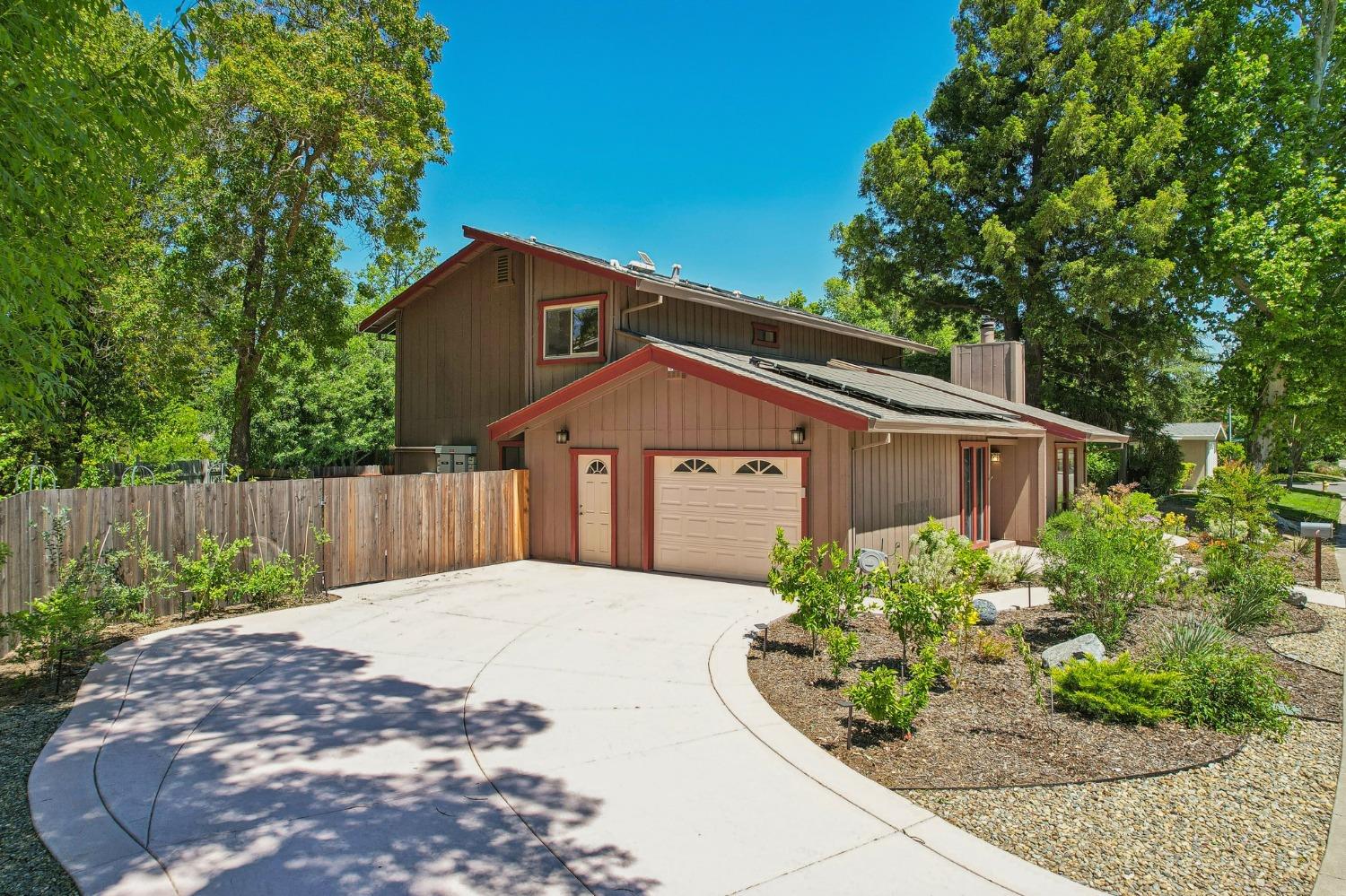 Detail Gallery Image 40 of 45 For 2217 Alameda Ave, Davis,  CA 95616 - 4 Beds | 2/1 Baths