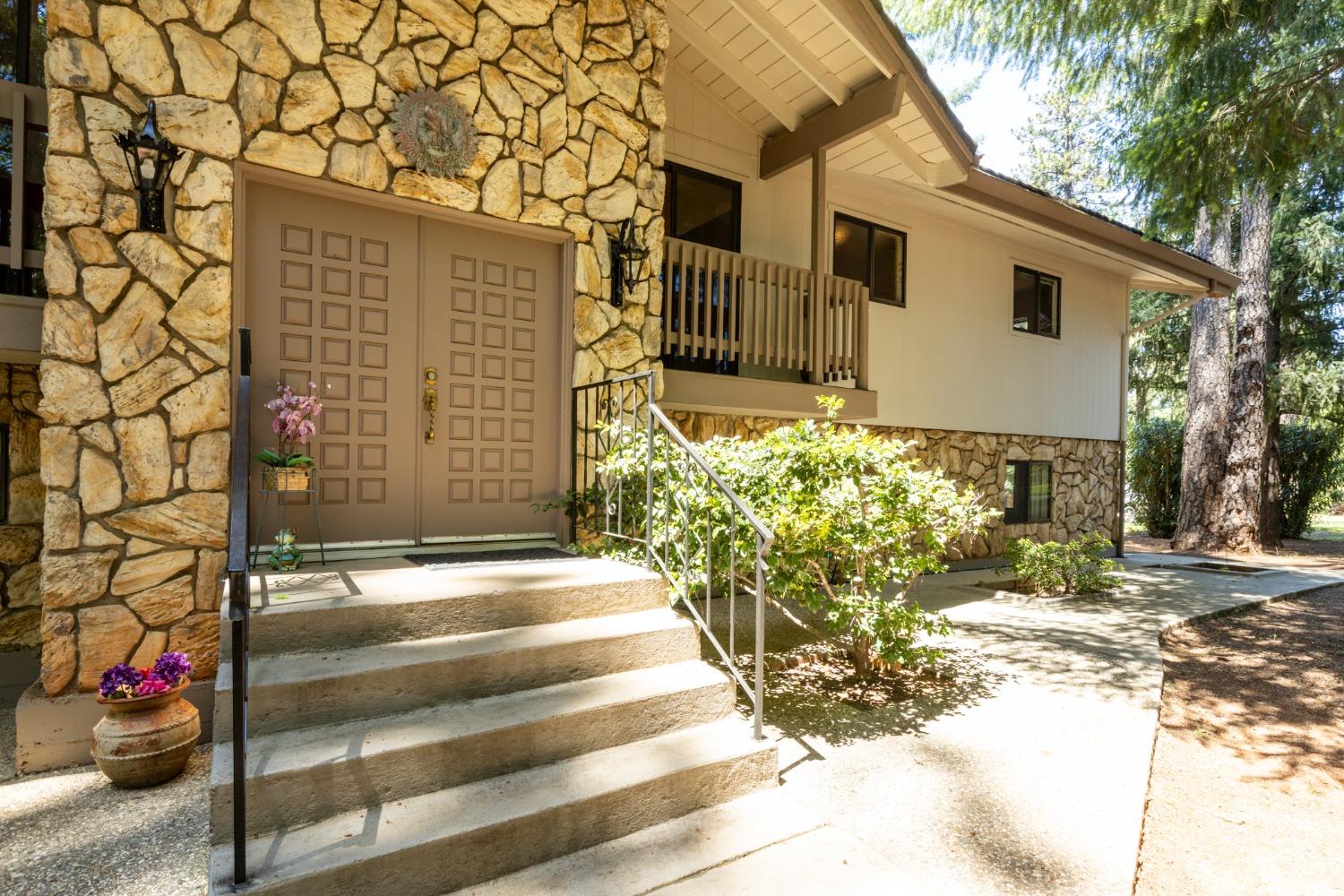 Detail Gallery Image 4 of 50 For 6420 Longridge Ct, Foresthill,  CA 95631 - 4 Beds | 3 Baths