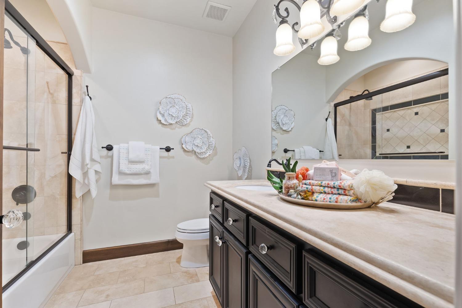 Detail Gallery Image 28 of 61 For 6120 Terracina Ct, Loomis,  CA 95650 - 7 Beds | 6/2 Baths
