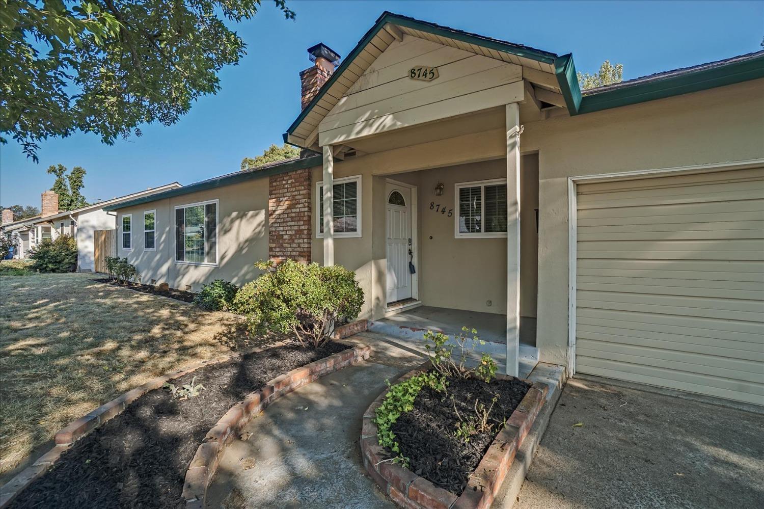 Detail Gallery Image 2 of 26 For 8745 Baxter Way, Orangevale,  CA 95662 - 3 Beds | 2 Baths