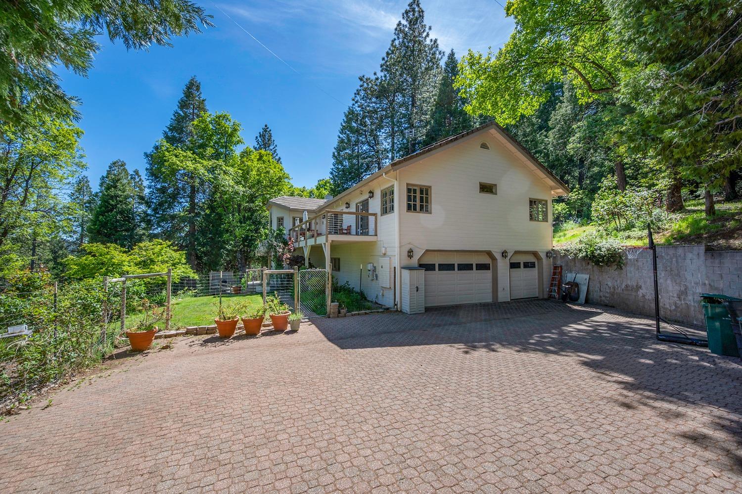 Dio Linda Court, Pollock Pines, California image 4