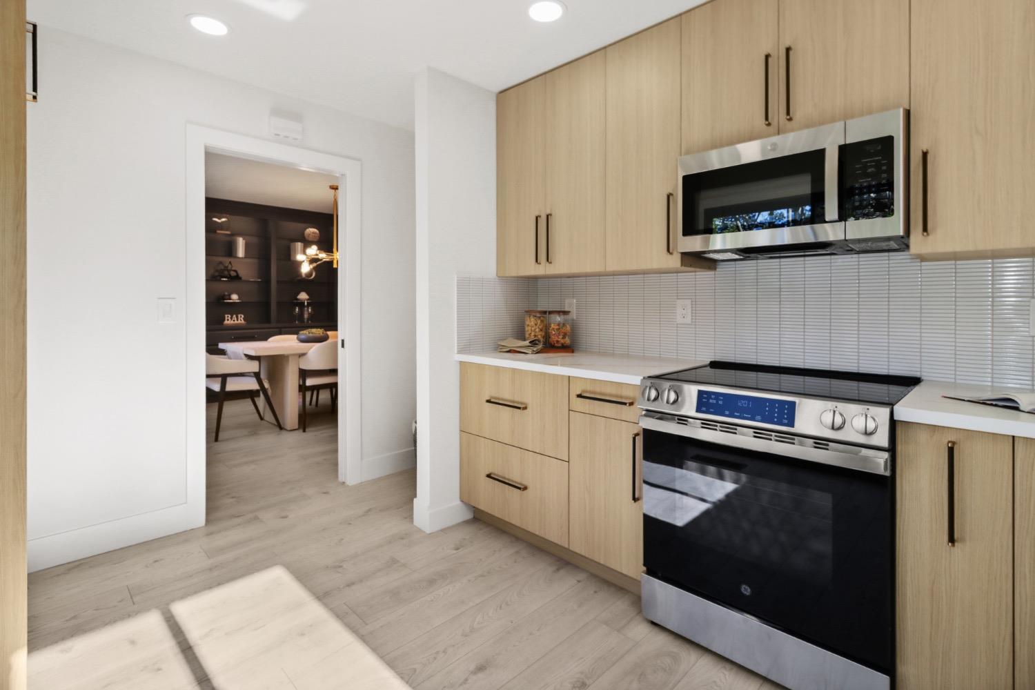 Detail Gallery Image 20 of 57 For 801 Commons Dr, Sacramento,  CA 95825 - 3 Beds | 2 Baths