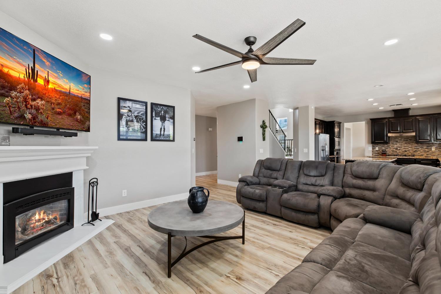 Detail Gallery Image 13 of 35 For 4201 Ballard Cir, Modesto,  CA 95356 - 5 Beds | 3 Baths
