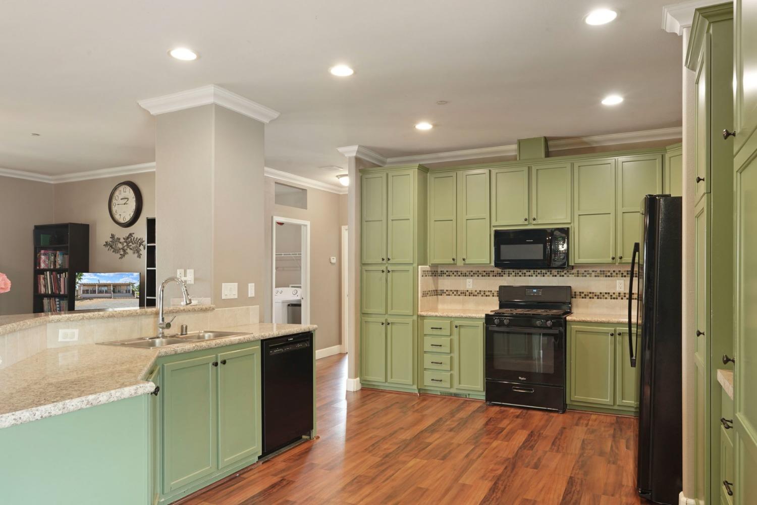Detail Gallery Image 6 of 79 For 9854 New Hope Rd, Galt,  CA 95632 - 4 Beds | 2 Baths