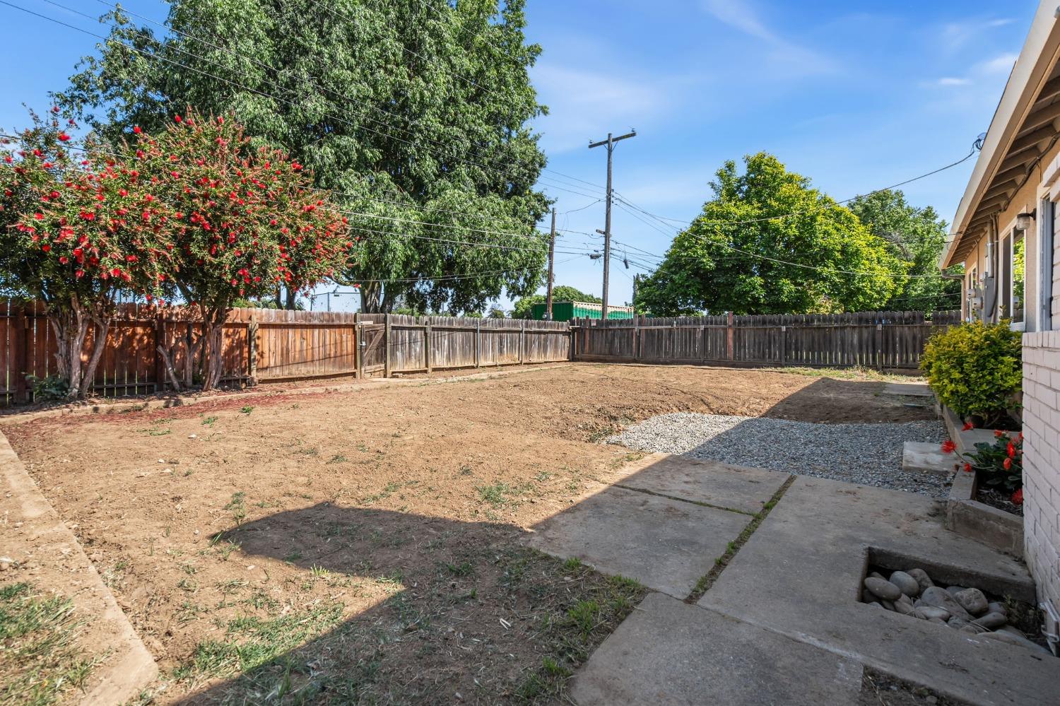 Detail Gallery Image 20 of 33 For 2732 Northglen St, Sacramento,  CA 95833 - 3 Beds | 2 Baths