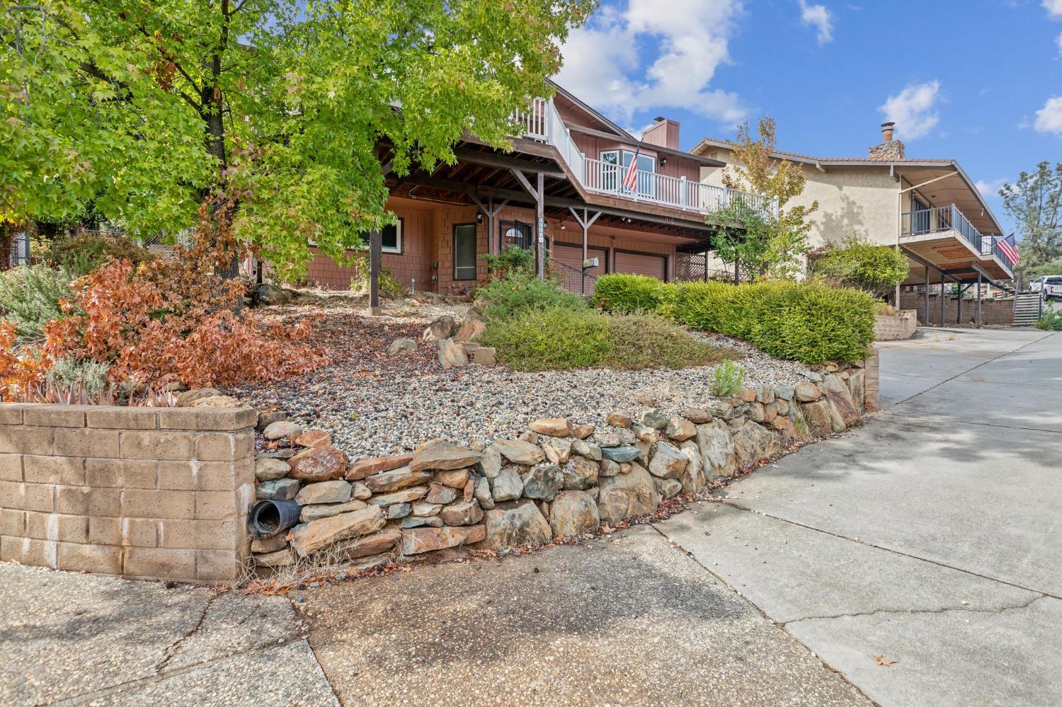 Detail Gallery Image 2 of 52 For 5416 Royal Oaks Dr, Oroville,  CA 95966 - 3 Beds | 2/1 Baths