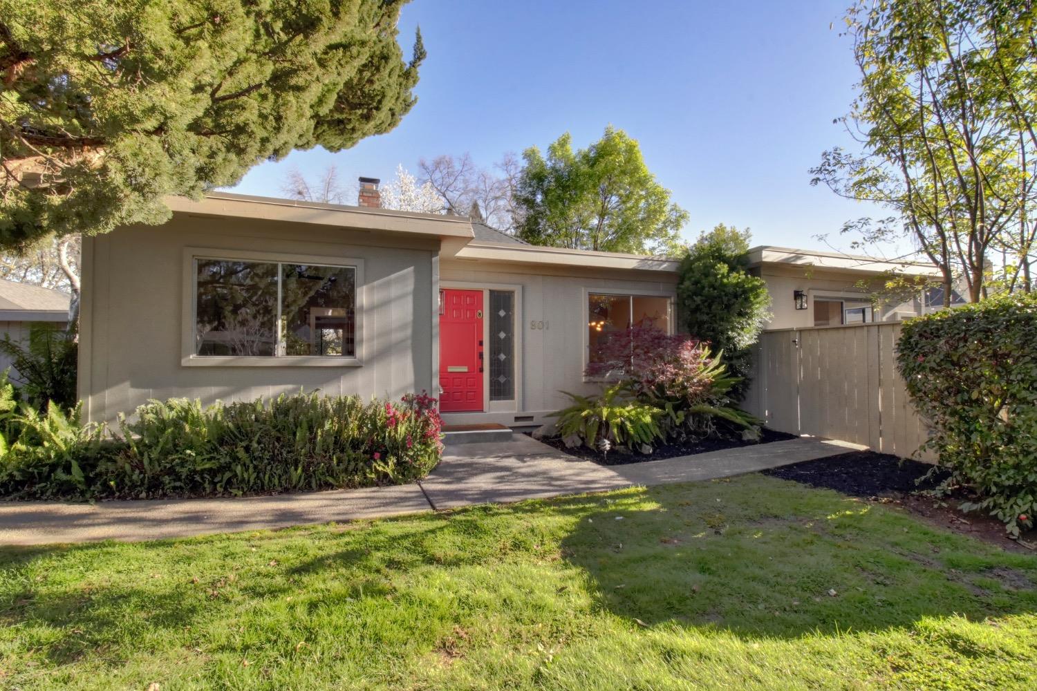 Detail Gallery Image 44 of 57 For 801 Commons Dr, Sacramento,  CA 95825 - 3 Beds | 2 Baths