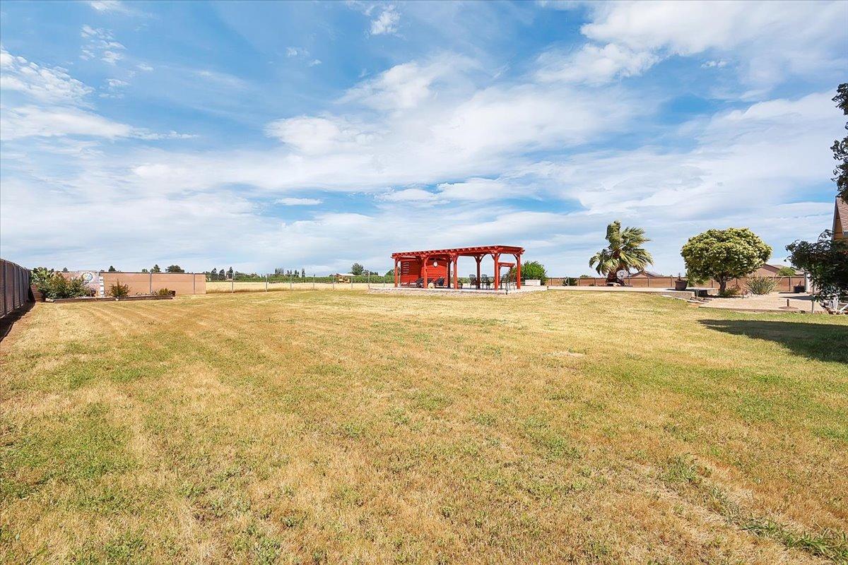 Detail Gallery Image 85 of 99 For 1721 Starr St, Yuba City,  CA 95993 - 5 Beds | 3 Baths
