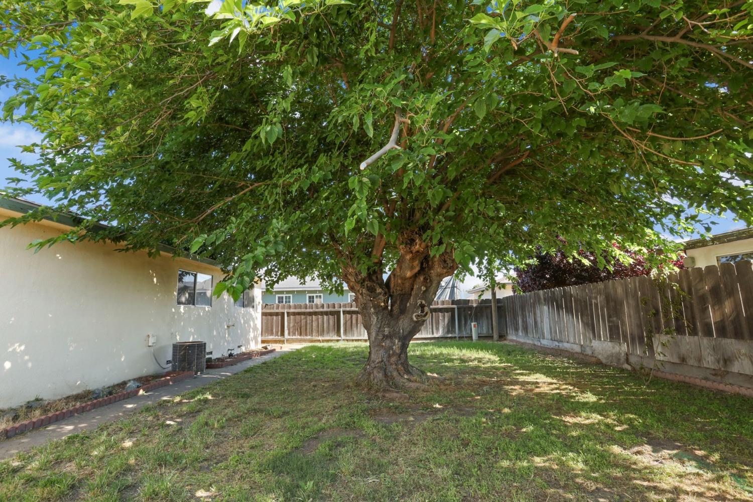 Detail Gallery Image 33 of 33 For 1806 Larkspur Ln, Ceres,  CA 95307 - 3 Beds | 2 Baths