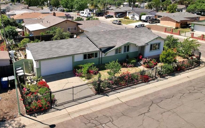 Detail Gallery Image 5 of 47 For 7612 Beth, Sacramento,  CA 95832 - 3 Beds | 2 Baths