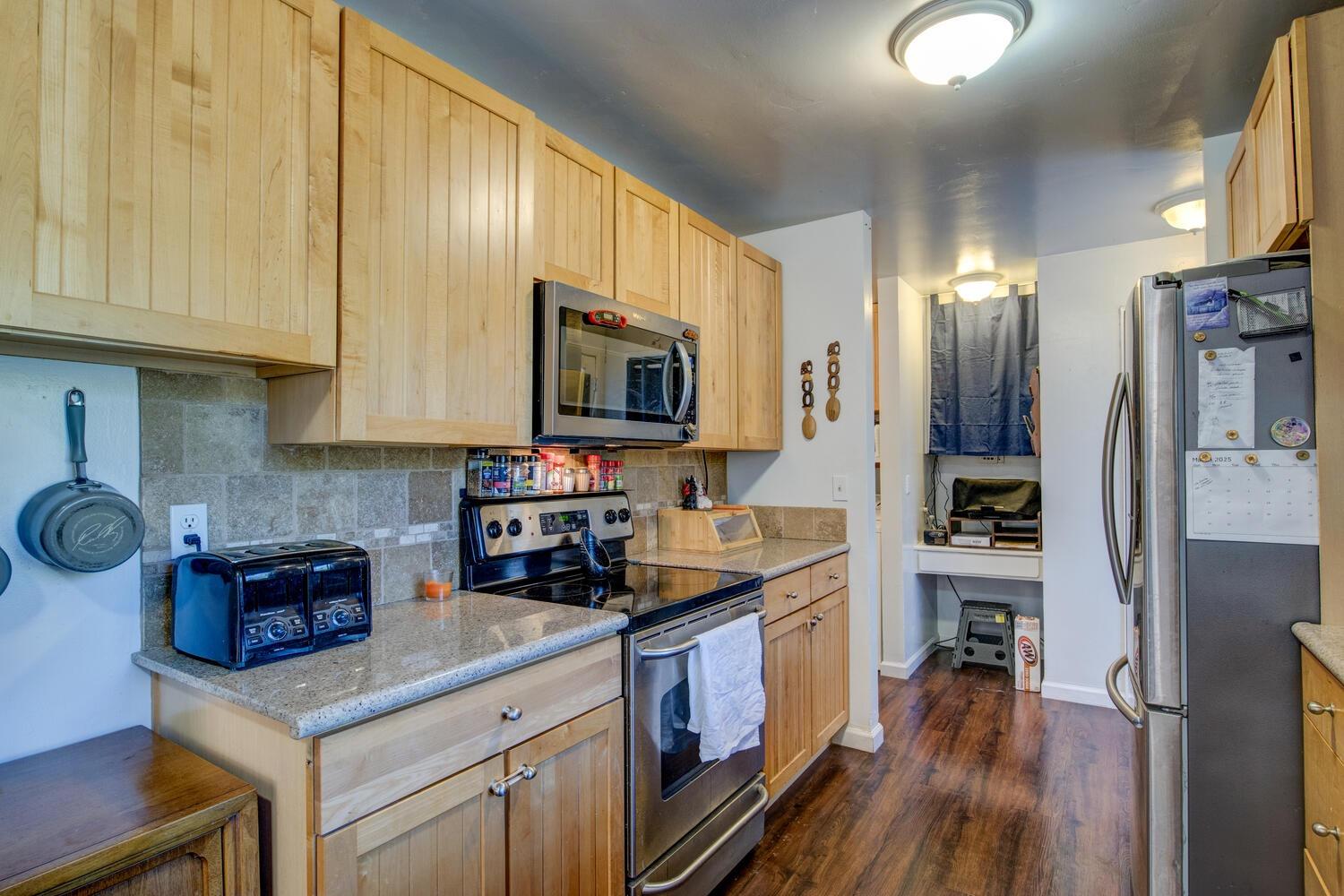 Detail Gallery Image 19 of 72 For 555 Arlette Ln, Diamond Springs,  CA 95619 - 8 Beds | 3 Baths