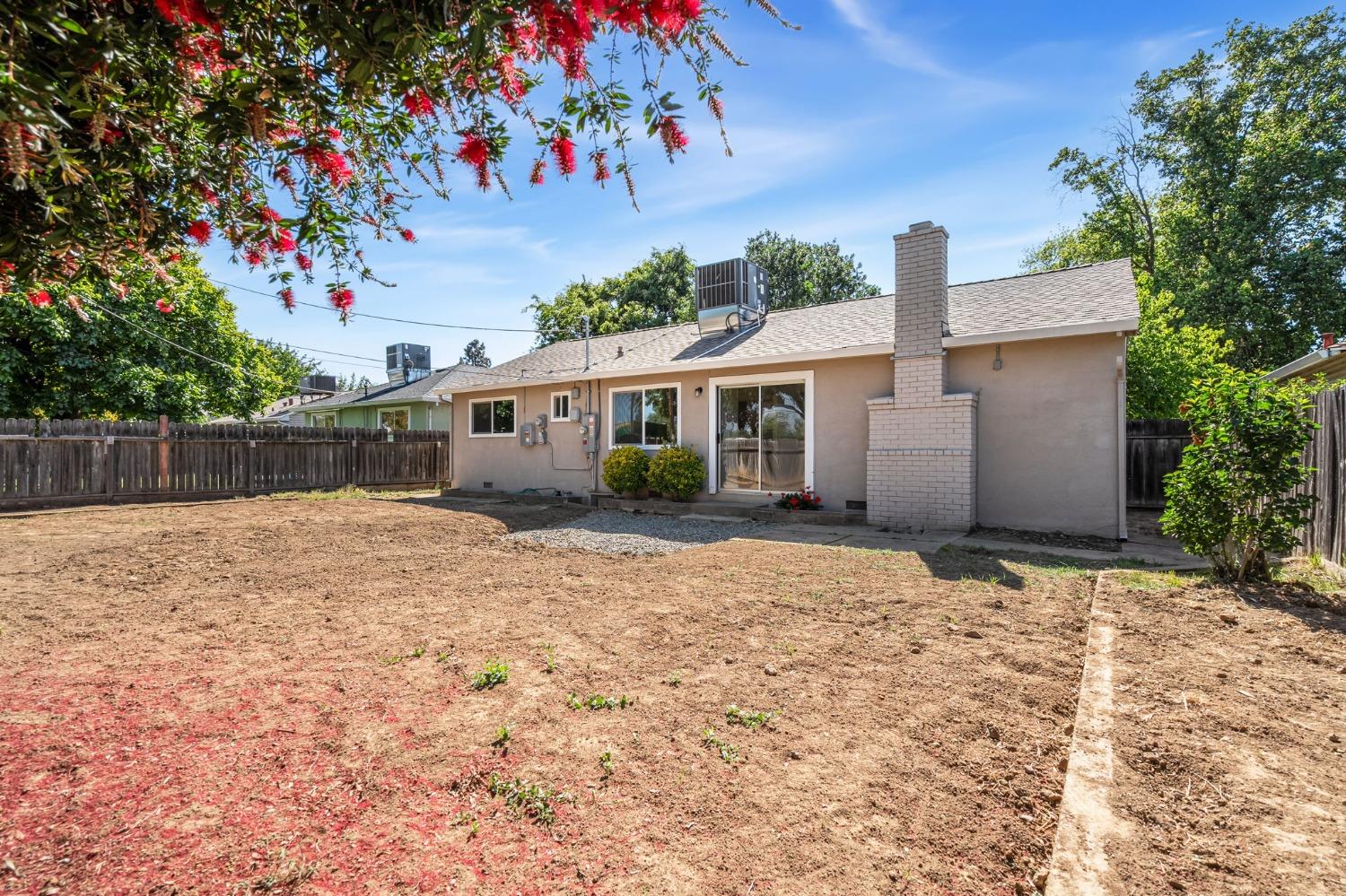 Detail Gallery Image 21 of 33 For 2732 Northglen St, Sacramento,  CA 95833 - 3 Beds | 2 Baths