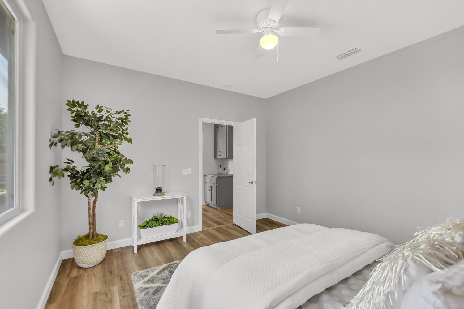 Detail Gallery Image 30 of 68 For 5409 Friesian Way, Elk Grove,  CA 95757 - 4 Beds | 2/1 Baths