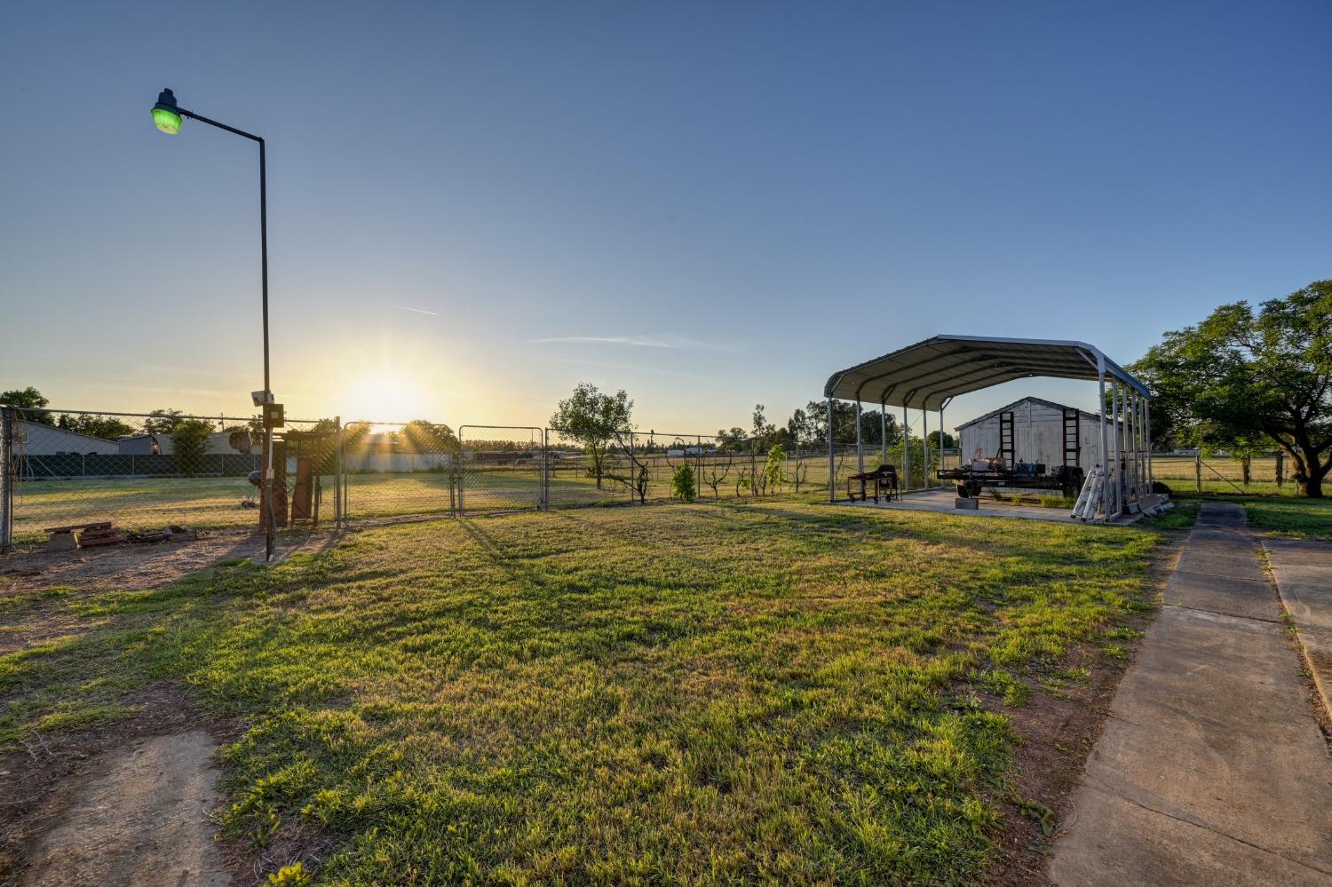 Detail Gallery Image 25 of 39 For 1429 Ascot Ave, Rio Linda,  CA 95673 - 3 Beds | 2 Baths