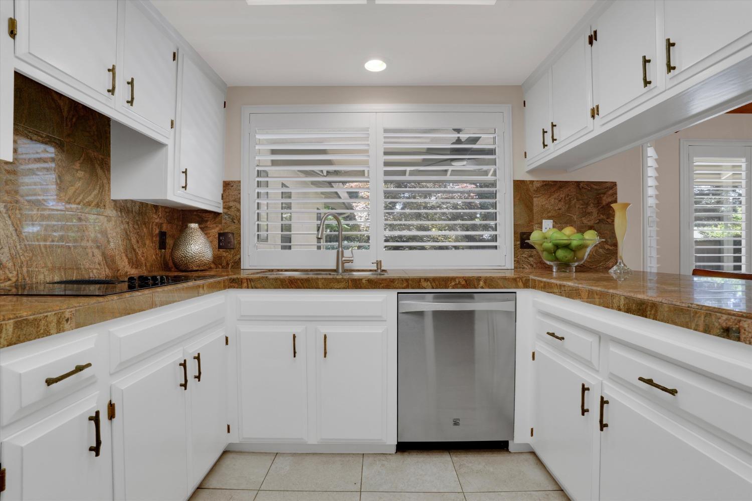 Detail Gallery Image 24 of 52 For 1900 Simon Dr, Turlock,  CA 95382 - 4 Beds | 2/1 Baths
