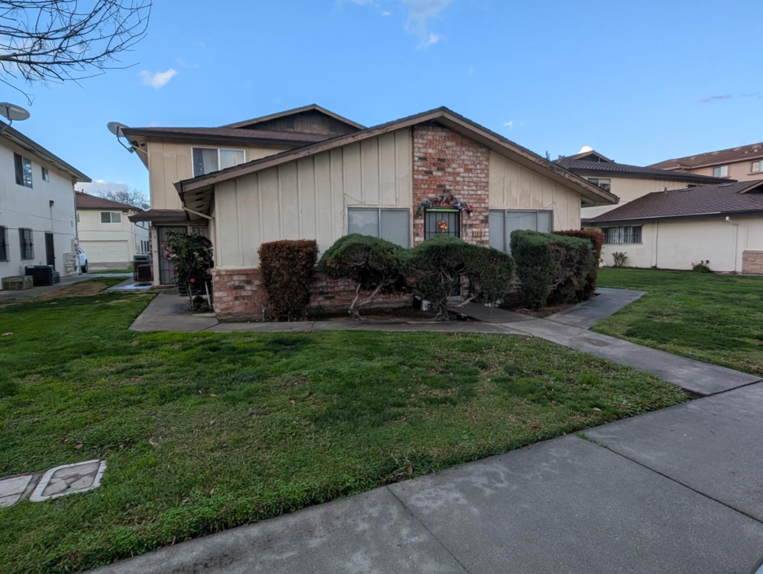 Detail Gallery Image 2 of 2 For 2919 Toyon Dr #1,  Stockton,  CA 95203 - 2 Beds | 1 Baths