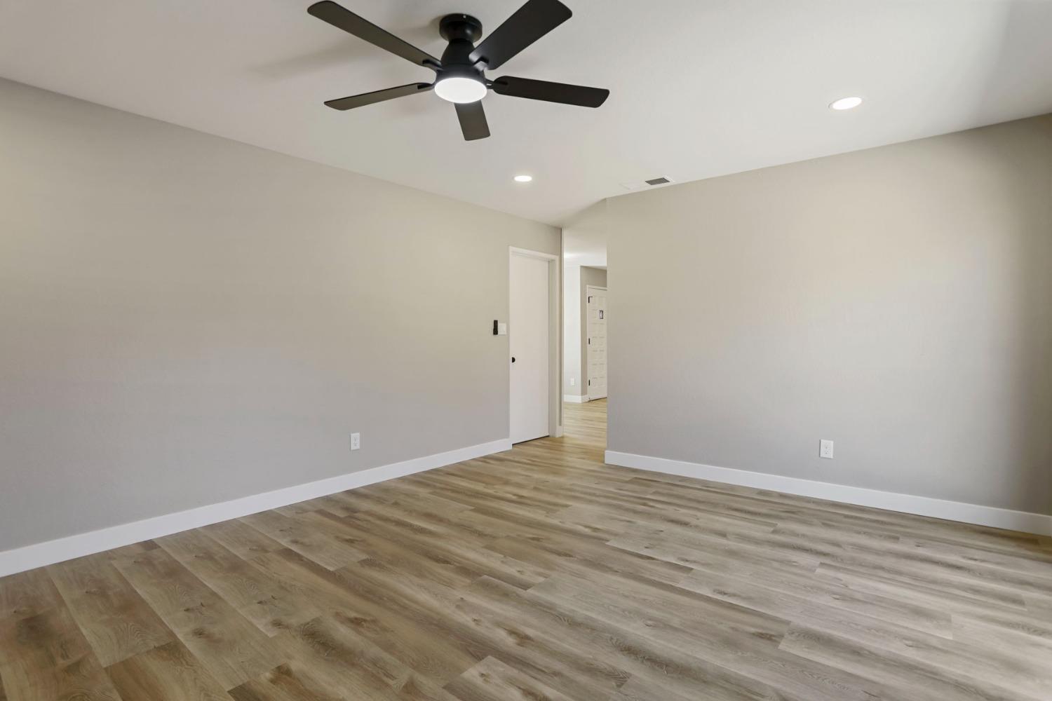 Detail Gallery Image 14 of 34 For 2715 Madrone Ave, Stockton,  CA 95207 - 3 Beds | 2 Baths