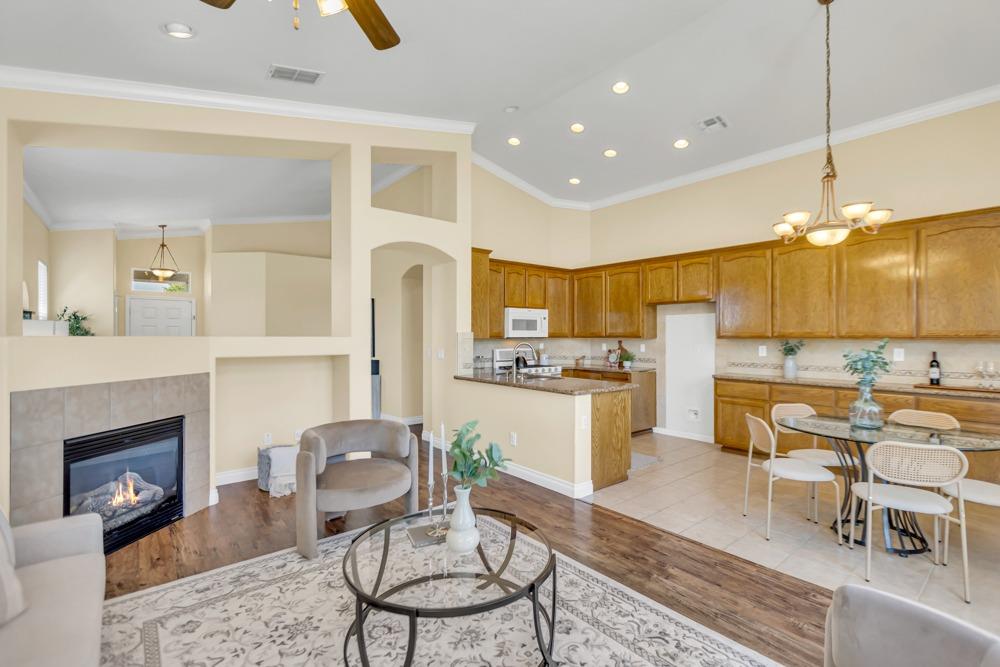 Detail Gallery Image 7 of 35 For 3573 Bardolino Way, Rancho Cordova,  CA 95670 - 4 Beds | 2 Baths