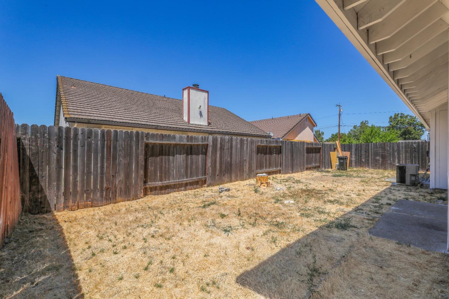 Detail Gallery Image 26 of 29 For 8004 Parkgate Way, Sacramento,  CA 95828 - 4 Beds | 2 Baths