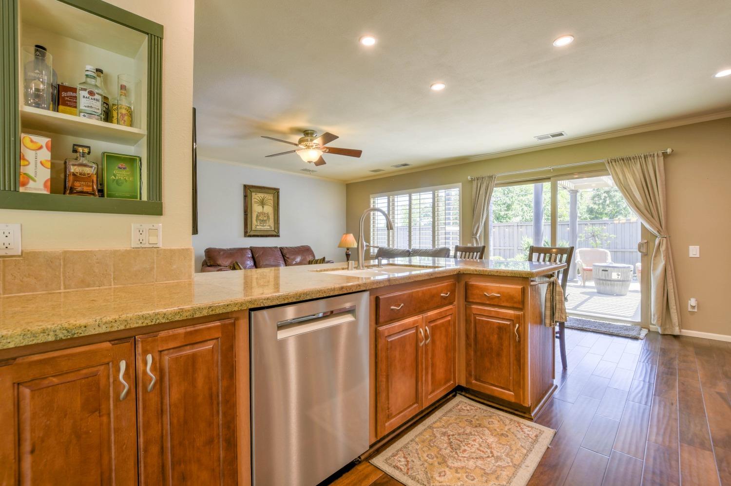 Detail Gallery Image 18 of 48 For 4904 Olive Oak Way, Carmichael,  CA 95608 - 4 Beds | 2 Baths
